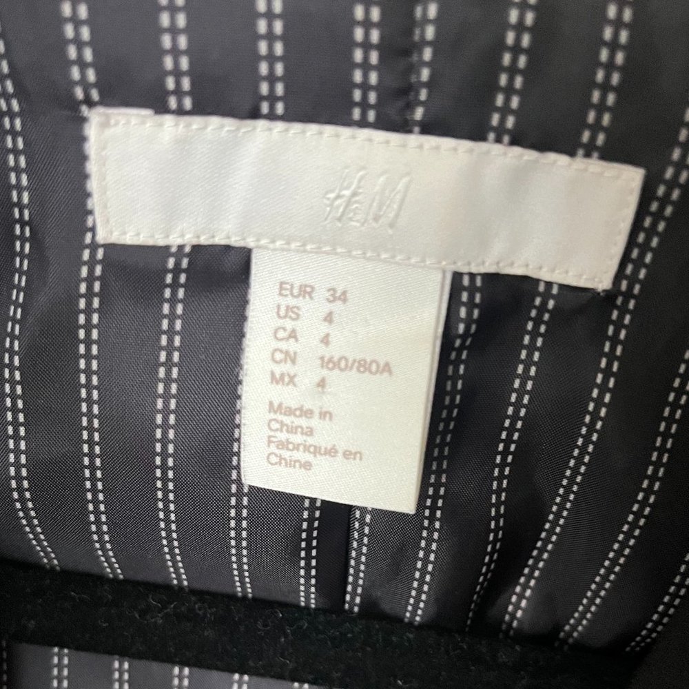Blazer - Picture 3 of 3